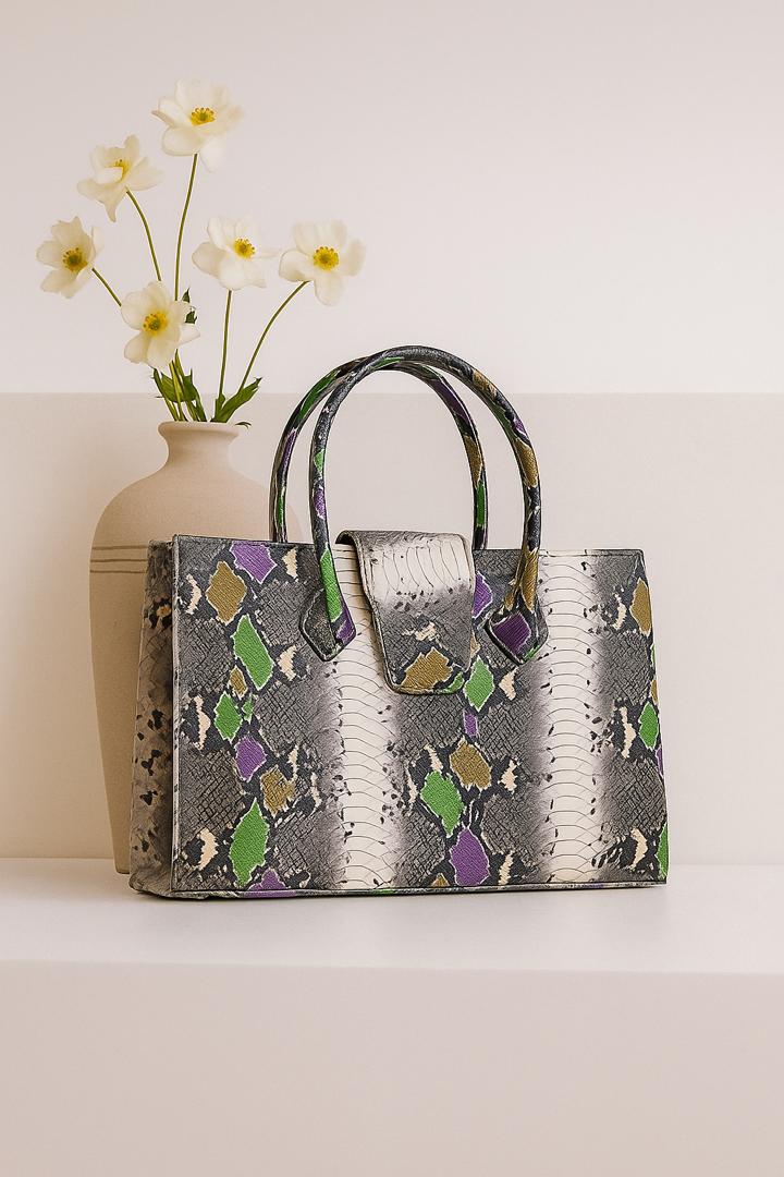 The Verde Aura Leather Bag