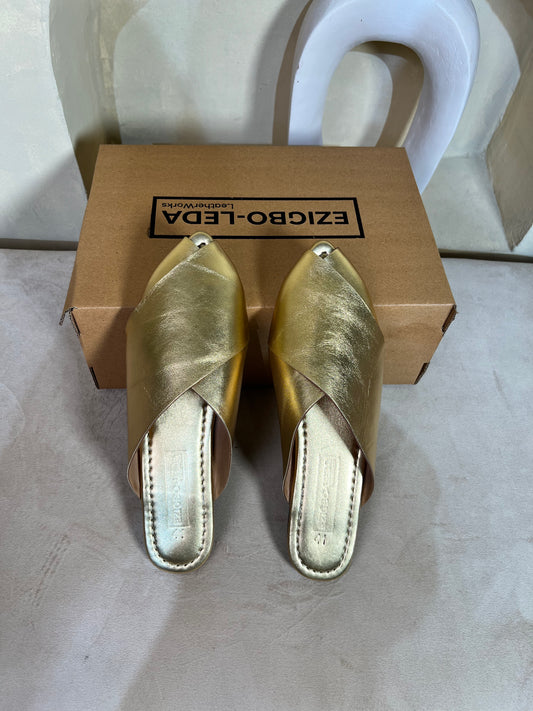 Oma Mules - Shiny Gold Slippers (42)