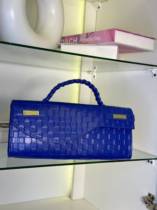 Blue Curved Flap Bag - Azul