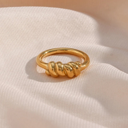 Minimalist Knot Ring (Gold)